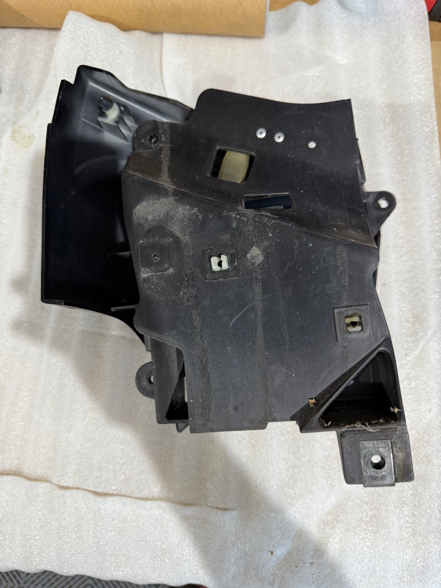 Yamaha (XVS650) Vstar 650 Custom Box Compartment